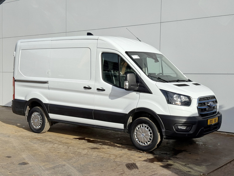 Ford E-Transit 390 75kWh 184PK 390 Elektrisch 75kWh 334km WLTP BEV Snelladen L2H2 Climate Control Tacho Carplay Camera Stoelverwarming Parkeersensoren voor achter Laadkabel - Furgone chiuso, Furgone elettrico: foto 4 Ford E-Transit 390 75kWh 184PK 390 Elektrisch 75kWh 334km WLTP BEV Snelladen L2H2 Climate Control Tacho Carplay Camera Stoelverwarming Parkeersensoren voor achter Laadkabel - Furgone chiuso, Furgone elettrico: foto 4