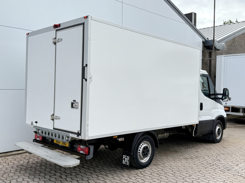 Iveco Daily 35S14 2.3 Automaat Climate Control Cruise Control Camera Standkachel Kuhlkoffer Koelwagen - Furgone frigo: foto 3 Iveco Daily 35S14 2.3 Automaat Climate Control Cruise Control Camera Standkachel Kuhlkoffer Koelwagen - Furgone frigo: foto 3