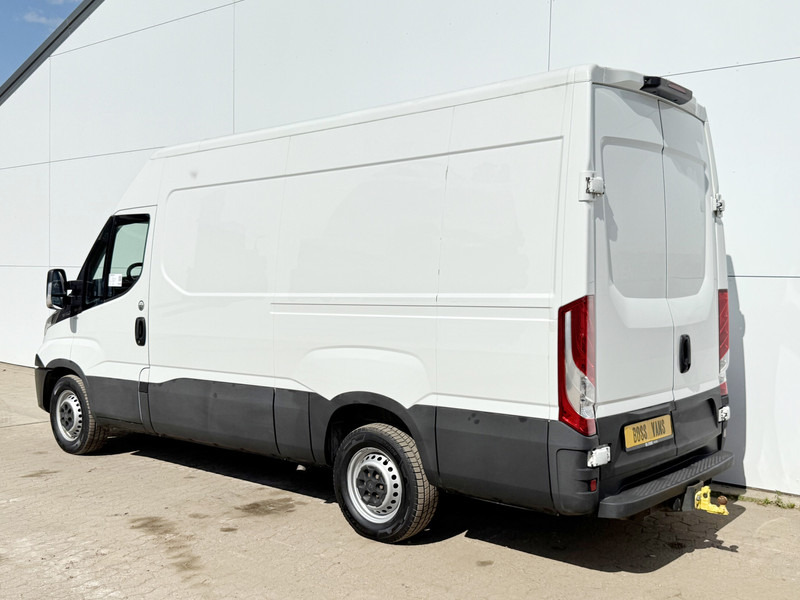 Iveco Daily 35S14 L2H2 Luchtvering Trekhaak Cruise Control Climate Control Lucht Geveerde Bestuurdersstoel - Furgone chiuso: foto 2 Iveco Daily 35S14 L2H2 Luchtvering Trekhaak Cruise Control Climate Control Lucht Geveerde Bestuurdersstoel - Furgone chiuso: foto 2