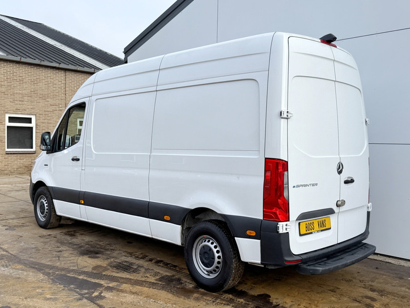 Mercedes-Benz eSprinter 112 L2H2 100% Elektrisch 55kWh 168km WLTP 80kw Snelladen Climate Control Camera Stoelverwarming - Furgone chiuso, Furgone elettrico: foto 2 Mercedes-Benz eSprinter 112 L2H2 100% Elektrisch 55kWh 168km WLTP 80kw Snelladen Climate Control Camera Stoelverwarming - Furgone chiuso, Furgone elettrico: foto 2