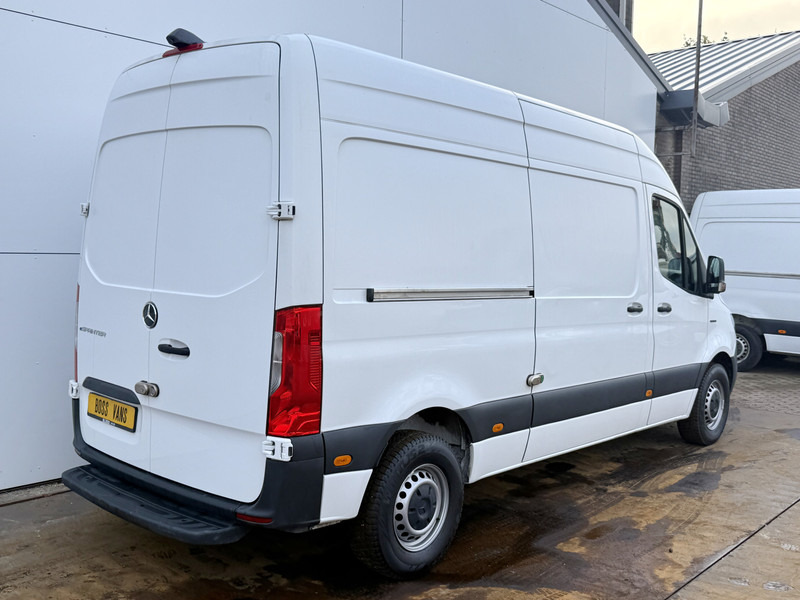 Mercedes-Benz eSprinter 112 L2H2 100% Elektrisch 55kWh 168km WLTP 80kw Snelladen Climate Control Camera Stoelverwarming - Furgone chiuso, Furgone elettrico: foto 3 Mercedes-Benz eSprinter 112 L2H2 100% Elektrisch 55kWh 168km WLTP 80kw Snelladen Climate Control Camera Stoelverwarming - Furgone chiuso, Furgone elettrico: foto 3