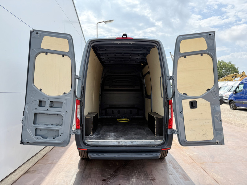 Furgone chiuso, Furgone elettrico Mercedes-Benz eSprinter 312 L2H2 Elektrisch 41kWh 135km WLTP Climate Control Camera Stoelverwarming: foto 11 Furgone chiuso, Furgone elettrico Mercedes-Benz eSprinter 312 L2H2 Elektrisch 41kWh 135km WLTP Climate Control Camera Stoelverwarming: foto 11