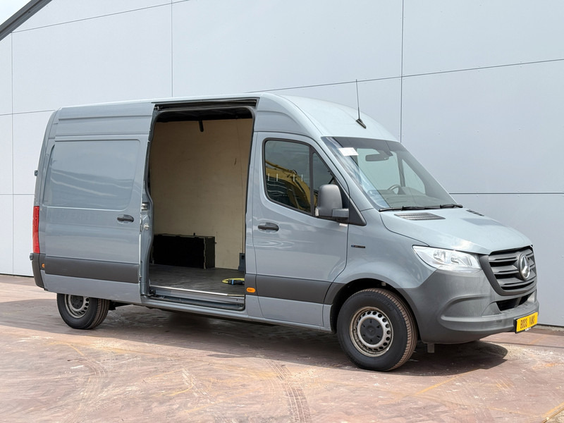 Furgone chiuso, Furgone elettrico Mercedes-Benz eSprinter 312 L2H2 Elektrisch 41kWh 135km WLTP Climate Control Camera Stoelverwarming: foto 6 Furgone chiuso, Furgone elettrico Mercedes-Benz eSprinter 312 L2H2 Elektrisch 41kWh 135km WLTP Climate Control Camera Stoelverwarming: foto 6