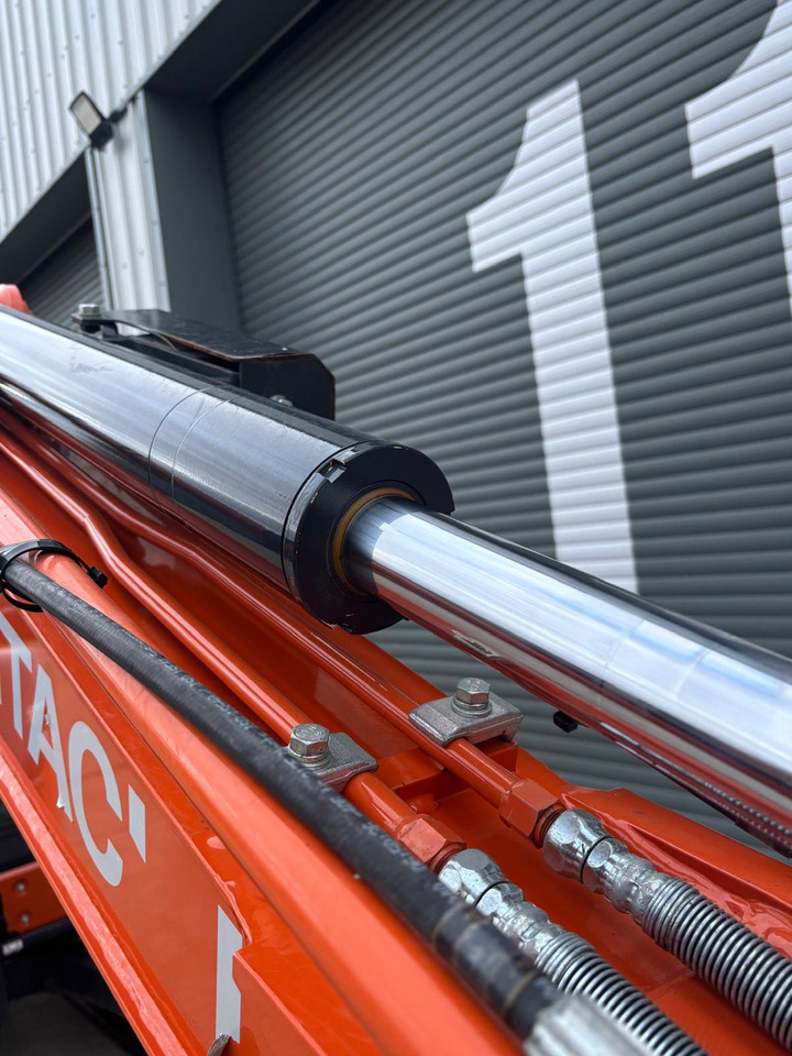 Miniescavatore Hitachi ZX55U-6 CLR: foto 10