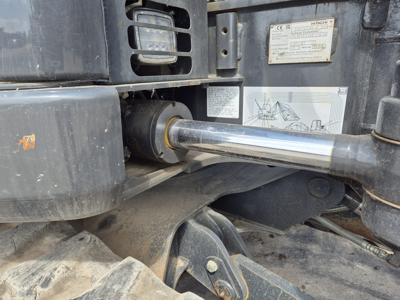 Miniescavatore Hitachi ZX85USBR-6 2PB: foto 18