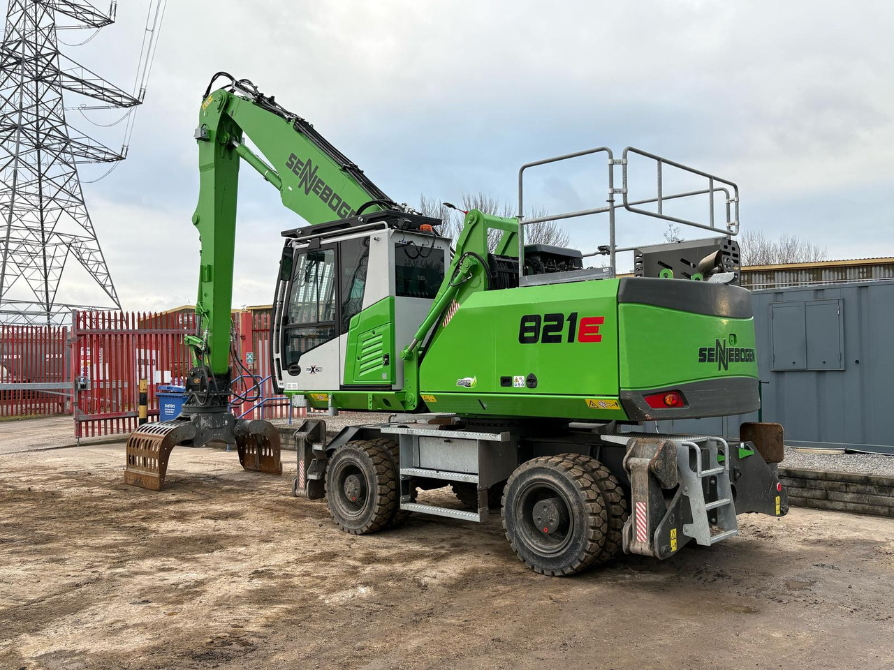 Sennebogen 821E - Escavatore per movimentazione: foto 3 Sennebogen 821E - Escavatore per movimentazione: foto 3