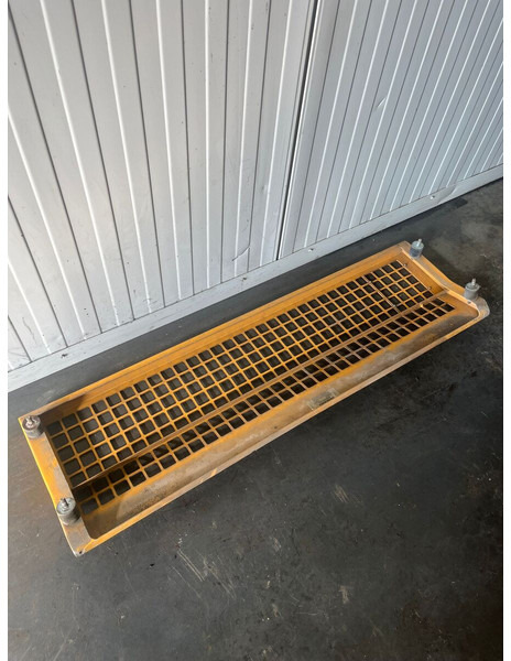 Liebherr A904 Li/A904C Li/R904/R904C - Paraurto: foto 2 Liebherr A904 Li/A904C Li/R904/R904C - Paraurto: foto 2