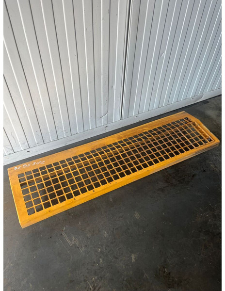 Liebherr A904 Li/A904C Li/R904/R904C - Paraurto: foto 1 Liebherr A904 Li/A904C Li/R904/R904C - Paraurto: foto 1