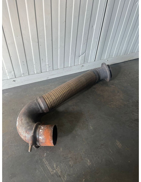 Liebherr A904 Li/A904C Li/R904/R904C - Tubo di scarico: foto 2 Liebherr A904 Li/A904C Li/R904/R904C - Tubo di scarico: foto 2