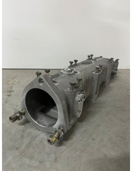 Liebherr A974 / P974 / R942 / R944 / R954 / R964 / R974 / R974B - A 974 / P 974 / R 942 / R 944 / R 954 / R 964 / R 974 / R 974B - Tubi di aspirazione aria: foto 5 Liebherr A974 / P974 / R942 / R944 / R954 / R964 / R974 / R974B - A 974 / P 974 / R 942 / R 944 / R 954 / R 964 / R 974 / R 974B - Tubi di aspirazione aria: foto 5