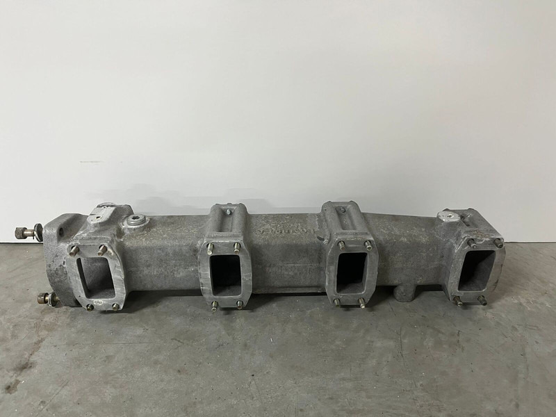 Liebherr A974 / P974 / R942 / R944 / R954 / R964 / R974 / R974B - A 974 / P 974 / R 942 / R 944 / R 954 / R 964 / R 974 / R 974B - Tubi di aspirazione aria: foto 4 Liebherr A974 / P974 / R942 / R944 / R954 / R964 / R974 / R974B - A 974 / P 974 / R 942 / R 944 / R 954 / R 964 / R 974 / R 974B - Tubi di aspirazione aria: foto 4