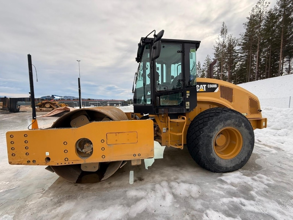 CAT CS 68 B - Rullo compattatore/ Rullo compressore: foto 3 CAT CS 68 B - Rullo compattatore/ Rullo compressore: foto 3