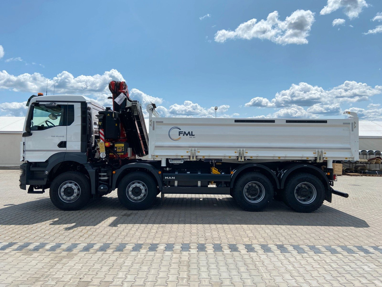 MAN TGS 35.440 DREISEITENKIPPER MIT FASSI F275.026 - Autocarro ribaltabile, Camion con gru: foto 4 MAN TGS 35.440 DREISEITENKIPPER MIT FASSI F275.026 - Autocarro ribaltabile, Camion con gru: foto 4