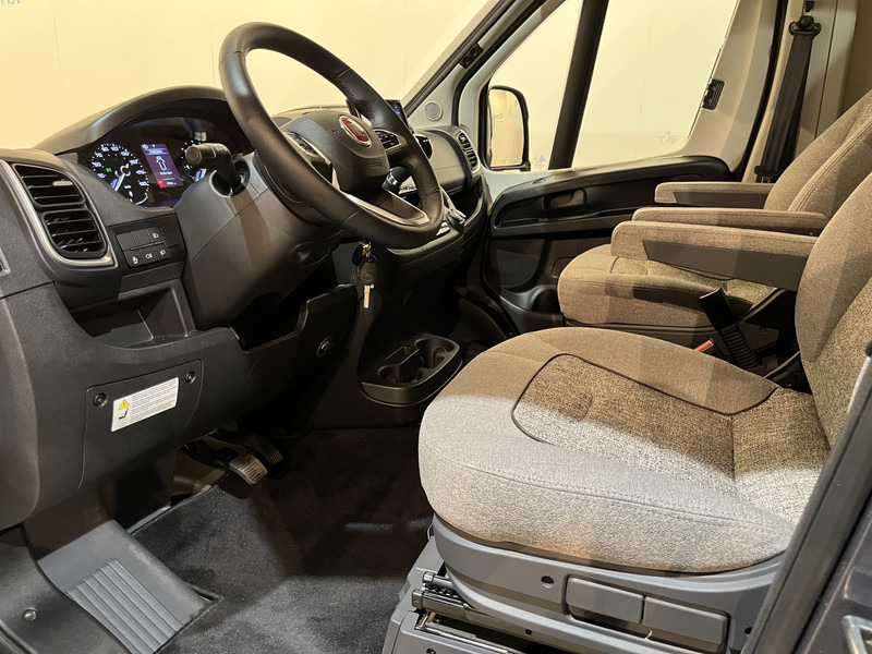 Carthago MALIBU VAN 640 LE GT Skyview 160 PK Automaat / Dakairco / Compleet Als Nieuw ! / 17.200 KM !! - Furgonato: foto 4 Carthago MALIBU VAN 640 LE GT Skyview 160 PK Automaat / Dakairco / Compleet Als Nieuw ! / 17.200 KM !! - Furgonato: foto 4