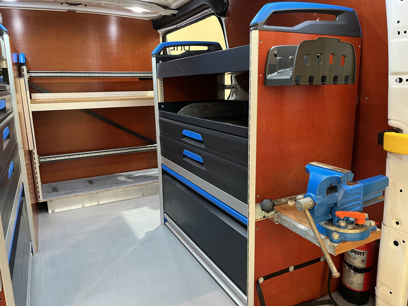 Furgoncino Ford Transit Custom 340 2.0 TDCI L1H1 Trend 130 PK Servicebus / Sortimo Inrichting / Euro 6 / Schuifdeur L + R / 220V. / Airco / Cruise Control / PDC / CarPlay / Trekhaak / Navigatie /: foto 12