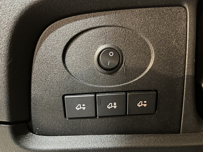 Autocarro furgonato Iveco 70C18 3.0 Automaat Bakwagen / Dhollandia Laadklep / Euro 6 / Luchtvering / Airco / Camera / Cruise Control: foto 9