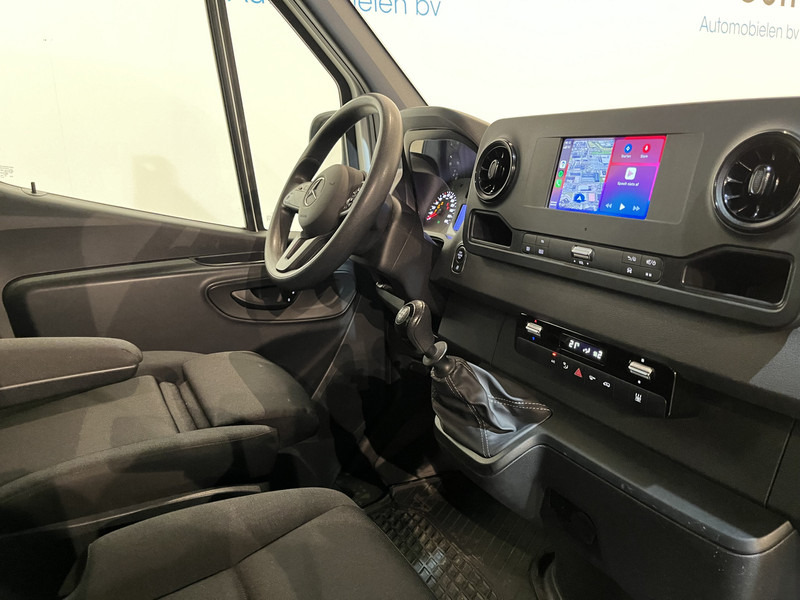 Mercedes-Benz Sprinter 315 CDI L3 RWD Open Laadbak / Euro 6 / Airco / MBUX / CarPlay / Navigatie / 3-Zits / 75.200 KM !! / BPM VRIJ !! - Furgone con cassone fisso: foto 3 Mercedes-Benz Sprinter 315 CDI L3 RWD Open Laadbak / Euro 6 / Airco / MBUX / CarPlay / Navigatie / 3-Zits / 75.200 KM !! / BPM VRIJ !! - Furgone con cassone fisso: foto 3