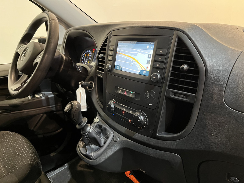 Mercedes-Benz Vito 116 CDI RWD Servicebus / Bott Inrichting / Euro 6 / Schuifdeur L + R / Airco / Cruise Control / Trekhaak / Camera / Navigatie / BPM VRIJ !! - Furgoncino: foto 3 Mercedes-Benz Vito 116 CDI RWD Servicebus / Bott Inrichting / Euro 6 / Schuifdeur L + R / Airco / Cruise Control / Trekhaak / Camera / Navigatie / BPM VRIJ !! - Furgoncino: foto 3