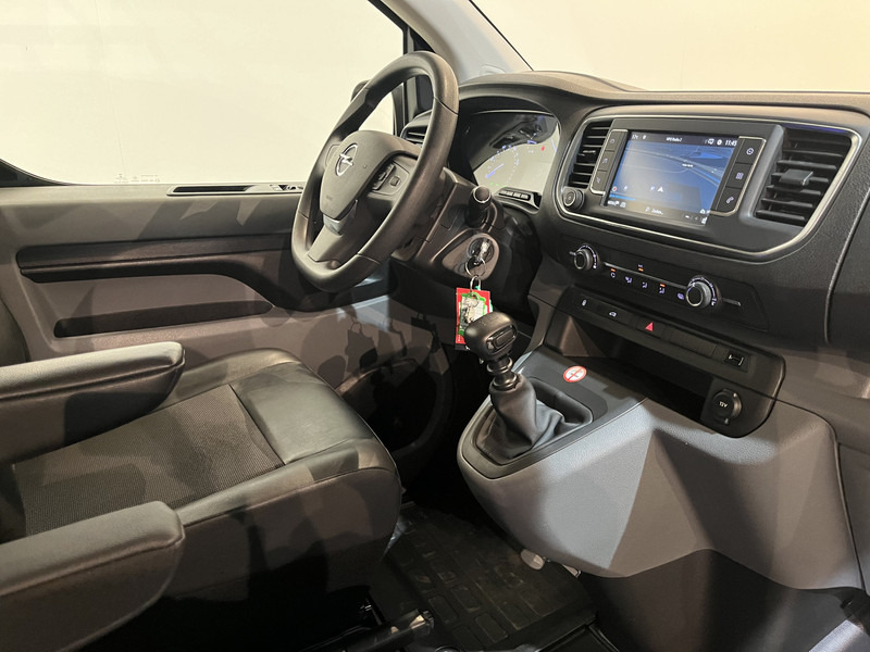 Opel Vivaro 2.0 CDTI L2H1 120 PK Servicebus / Inrichting / Euro 6 / 220V. / Airco / Cruise Control / Trekhaak / Camera / CarPlay / Navigatie / 60.800 KM !! - Furgoncino: foto 3 Opel Vivaro 2.0 CDTI L2H1 120 PK Servicebus / Inrichting / Euro 6 / 220V. / Airco / Cruise Control / Trekhaak / Camera / CarPlay / Navigatie / 60.800 KM !! - Furgoncino: foto 3