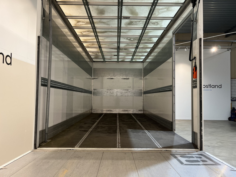 Iveco Daily 35S18 3.0 BE Clixtar Automaat Bakwagen met Laadklep / Laadvermogen 3.060 KG / Euro 6 / Luchtvering / Airco / Camera / CarPlay / Cruise Control / - Trattore stradale: foto 5 Iveco Daily 35S18 3.0 BE Clixtar Automaat Bakwagen met Laadklep / Laadvermogen 3.060 KG / Euro 6 / Luchtvering / Airco / Camera / CarPlay / Cruise Control / - Trattore stradale: foto 5