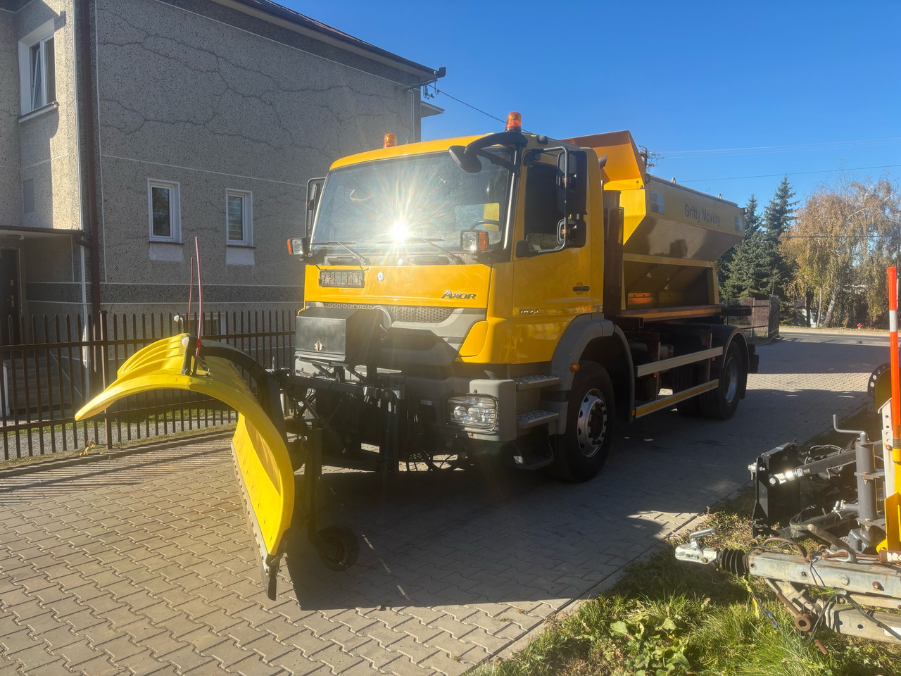 Mercedes AXOR 1824 4x2 Spreader/Gritter/Plough - Mezzo spazzaneve: foto 3 Mercedes AXOR 1824 4x2 Spreader/Gritter/Plough - Mezzo spazzaneve: foto 3