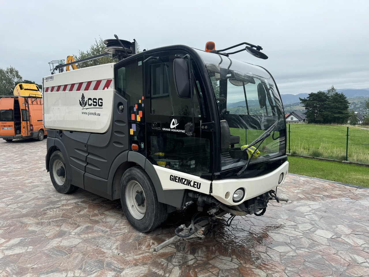MATHIEU Grand Aquadyne 4000 water truck sprayer HP washer - Spazzatrice stradale: foto 1 MATHIEU Grand Aquadyne 4000 water truck sprayer HP washer - Spazzatrice stradale: foto 1