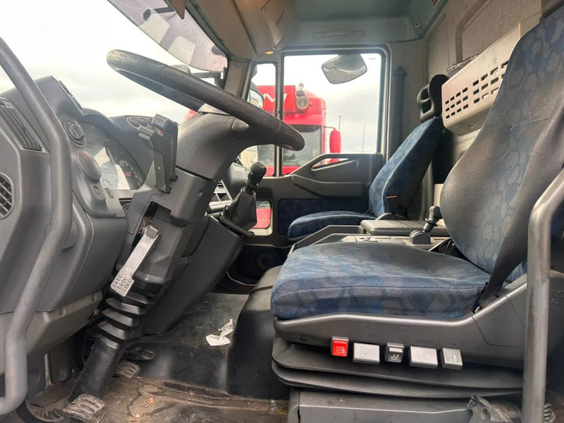 Iveco 180 E25 - Autocarro furgonato: foto 4 Iveco 180 E25 - Autocarro furgonato: foto 4
