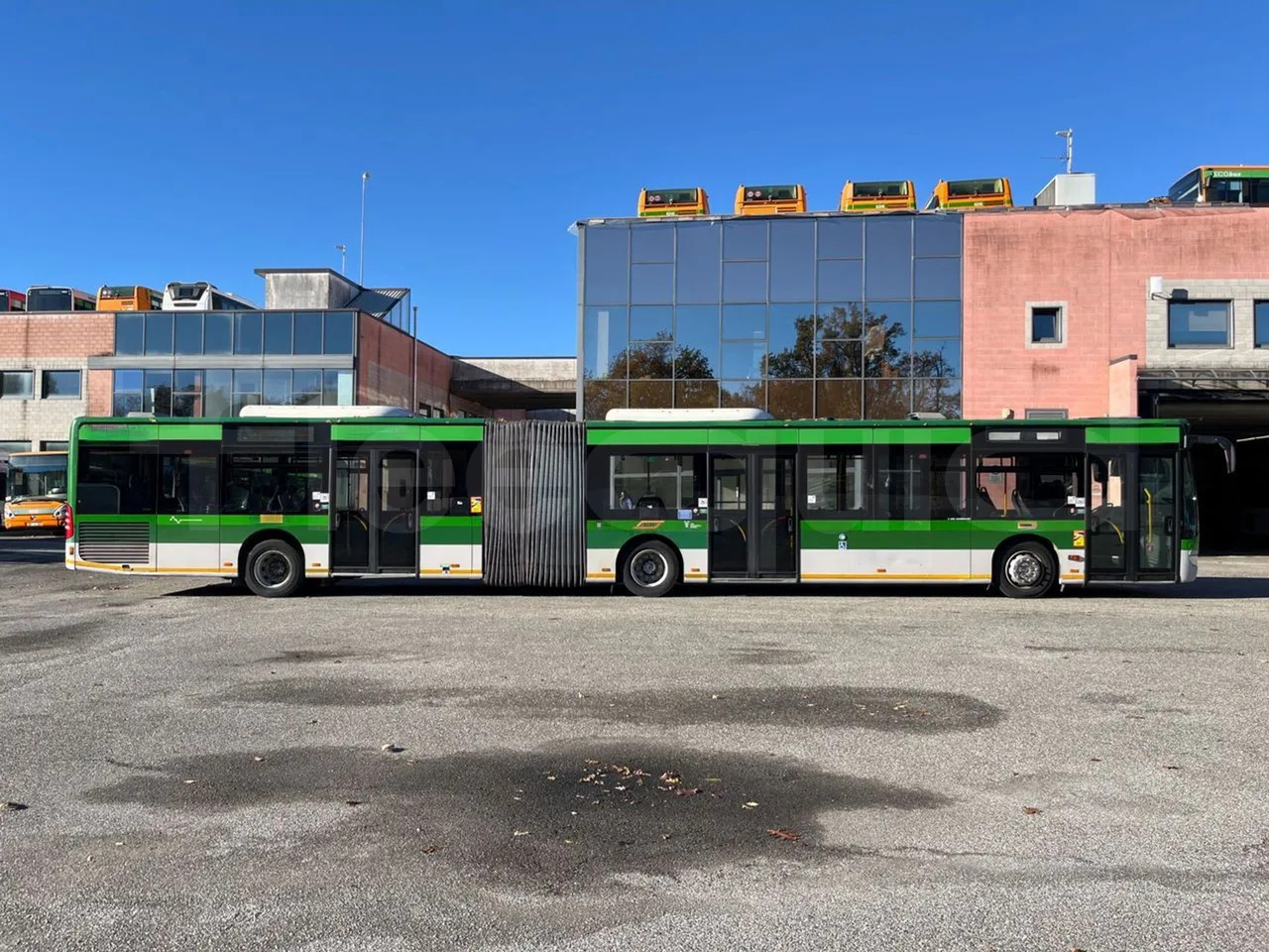 Autobus urbano Mercedes-Benz O 530: foto 11