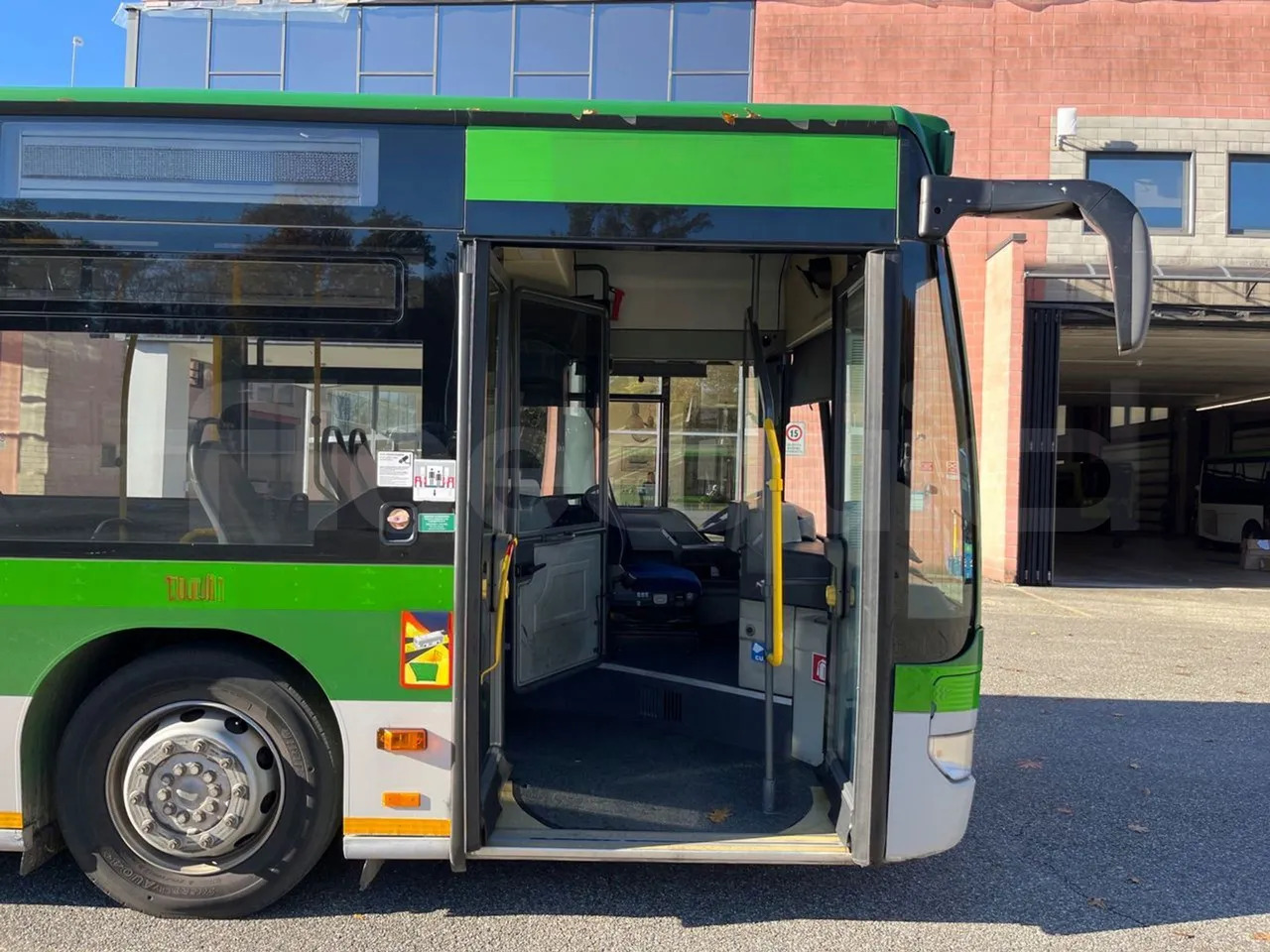 Autobus urbano Mercedes-Benz O 530: foto 13