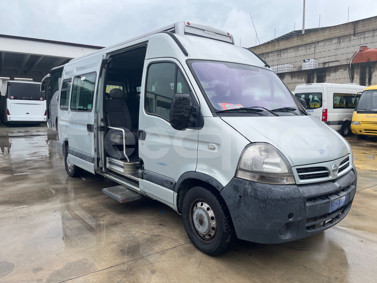 Nissan Interstar - Minibus, Pulmino: foto 1 Nissan Interstar - Minibus, Pulmino: foto 1