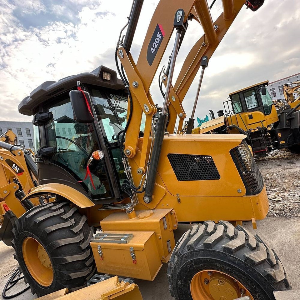 CAT 420 F - Terna: foto 5 CAT 420 F - Terna: foto 5