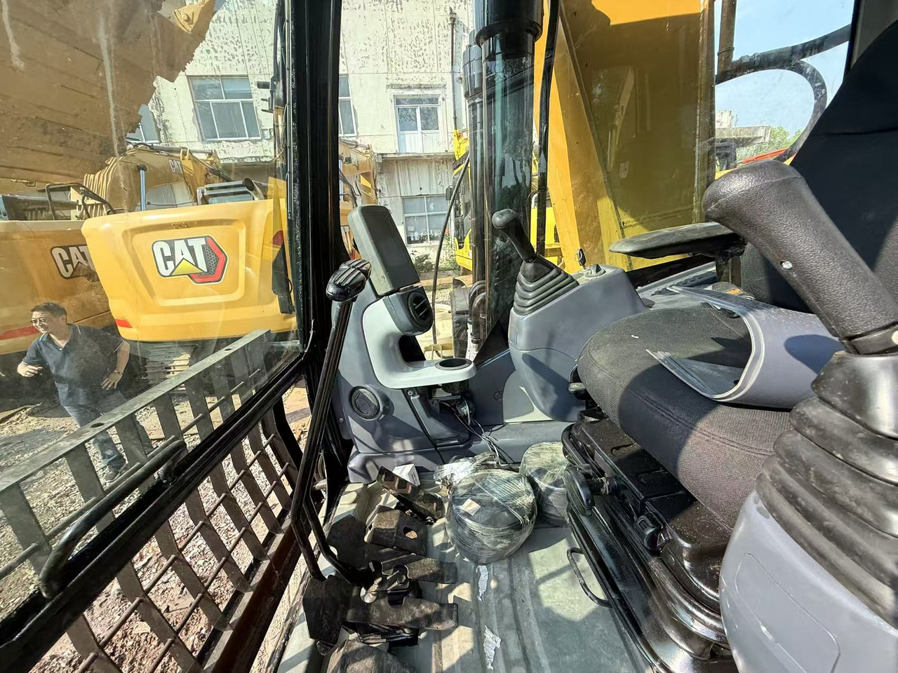 Caterpillar 323 - Escavatore: foto 5 Caterpillar 323 - Escavatore: foto 5