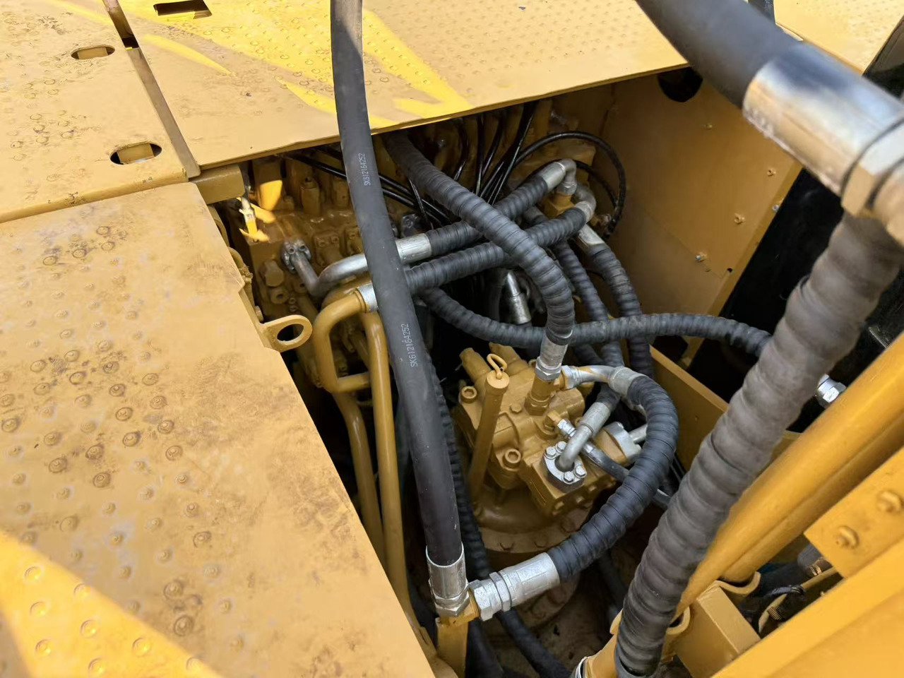 Caterpillar 323 - Escavatore: foto 2 Caterpillar 323 - Escavatore: foto 2