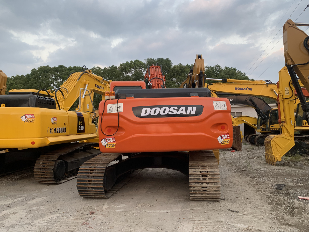 DOOSAN DX225LC - Escavatore gommato: foto 2 DOOSAN DX225LC - Escavatore gommato: foto 2