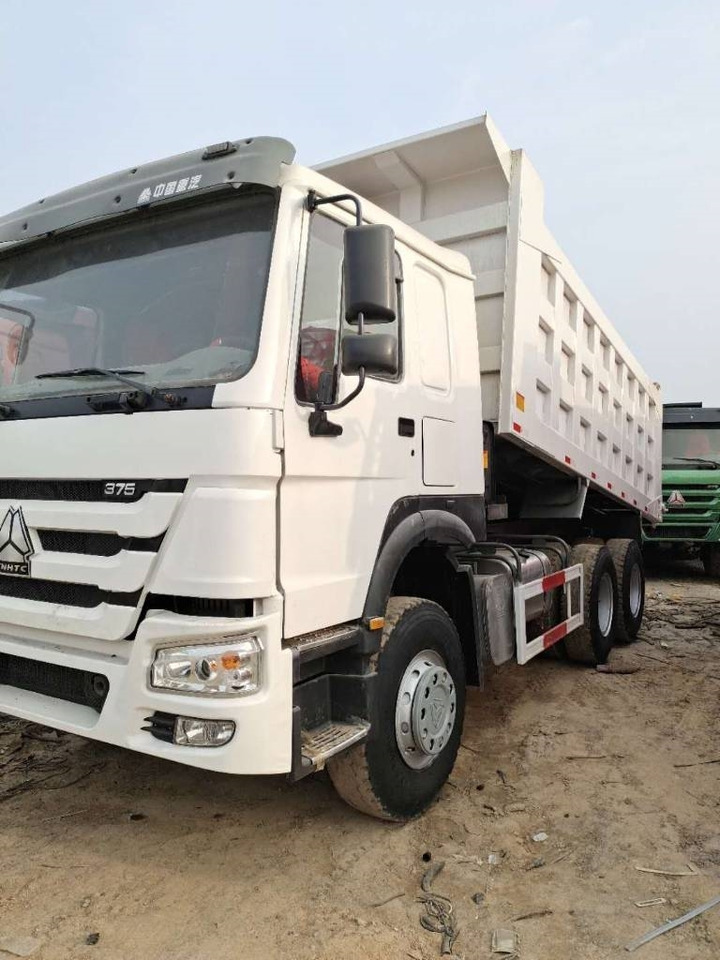 Howo 6X4 - Autocarro ribaltabile: foto 4 Howo 6X4 - Autocarro ribaltabile: foto 4