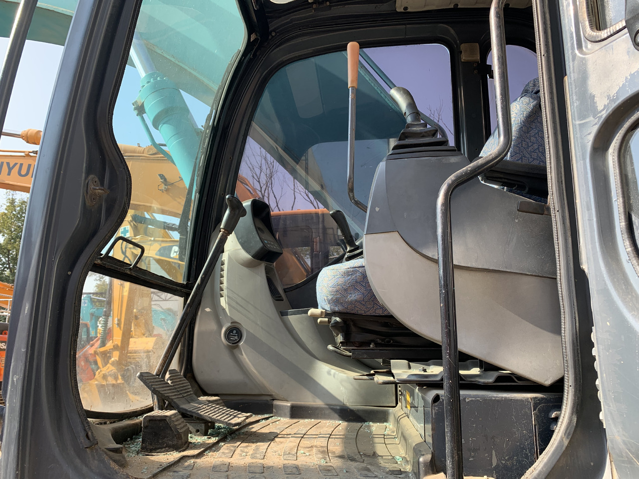 KOBELCO SK210LC-8 - Escavatore cingolato: foto 3 KOBELCO SK210LC-8 - Escavatore cingolato: foto 3