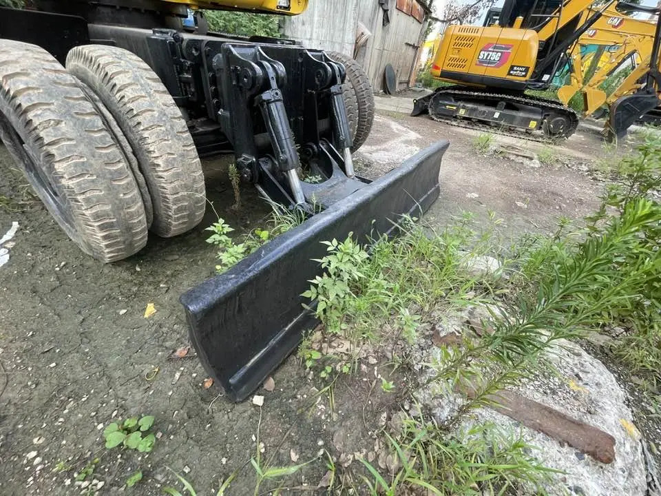 Komatsu PW160-11 - Escavatore gommato: foto 3 Komatsu PW160-11 - Escavatore gommato: foto 3