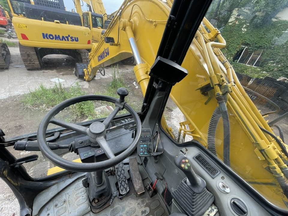 Komatsu PW160-8 [ - Escavatore gommato: foto 2 Komatsu PW160-8 [ - Escavatore gommato: foto 2