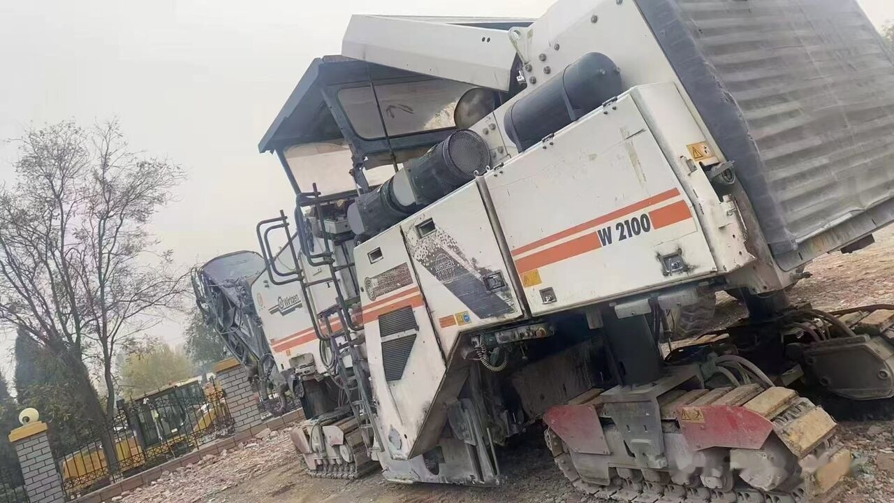 Wirtgen W2100 - Fresa a freddo: foto 4 Wirtgen W2100 - Fresa a freddo: foto 4