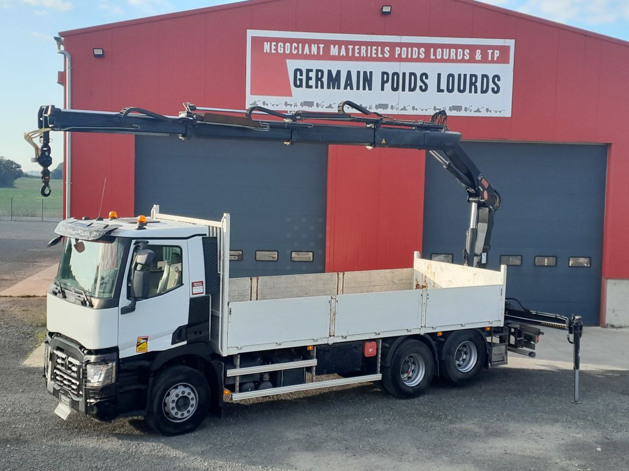 Renault C380 6x2 DTI11 6x2 Standard platform Truck - Autocarro con pianale/ Cassone fisso, Camion con gru: foto 1 Renault C380 6x2 DTI11 6x2 Standard platform Truck - Autocarro con pianale/ Cassone fisso, Camion con gru: foto 1