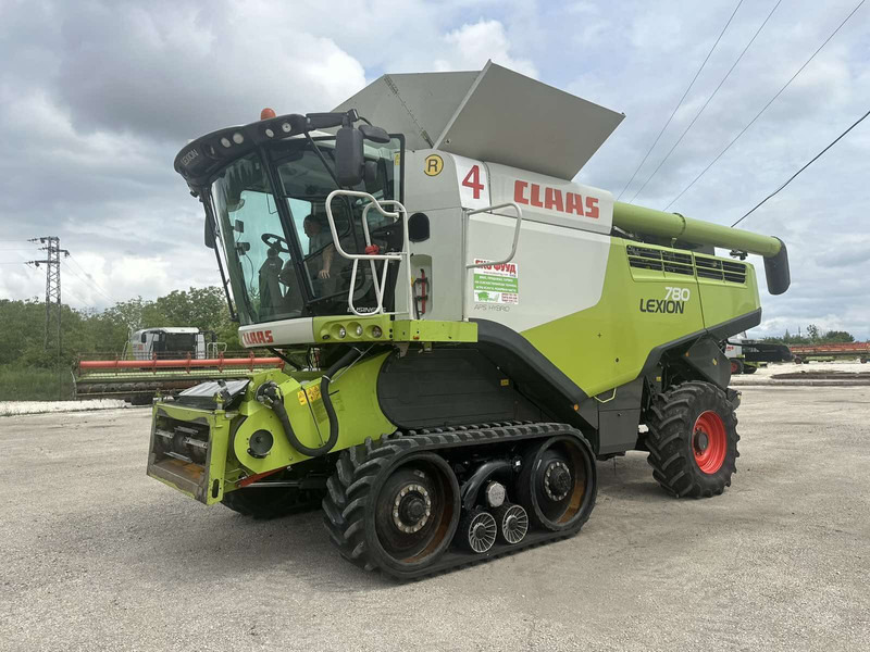 Claas Lexion 780 TT / VARIO 12m - Mietitrebbia: foto 1 Claas Lexion 780 TT / VARIO 12m - Mietitrebbia: foto 1