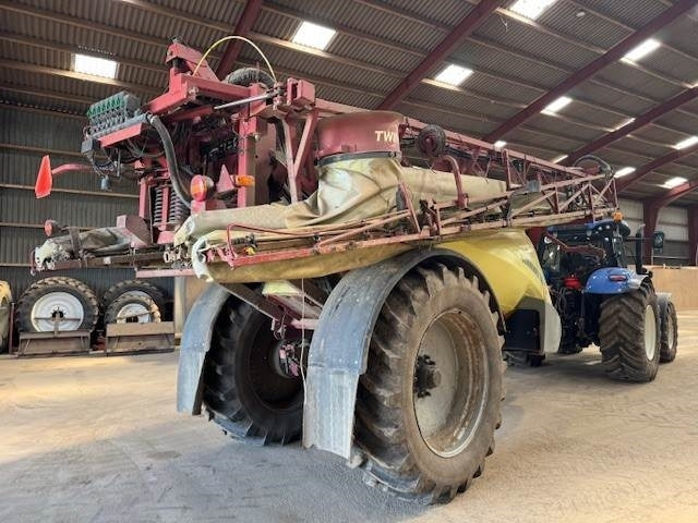 Hardi COMMANDER 7000I TWIN - Polverizzatore trainato: foto 5 Hardi COMMANDER 7000I TWIN - Polverizzatore trainato: foto 5