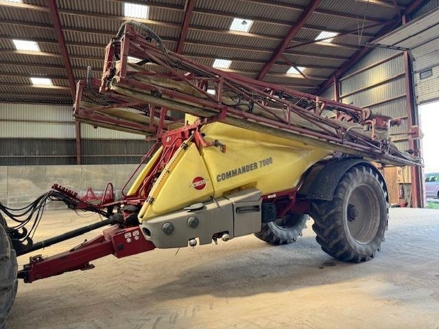 Hardi COMMANDER 7000I TWIN - Polverizzatore trainato: foto 2 Hardi COMMANDER 7000I TWIN - Polverizzatore trainato: foto 2