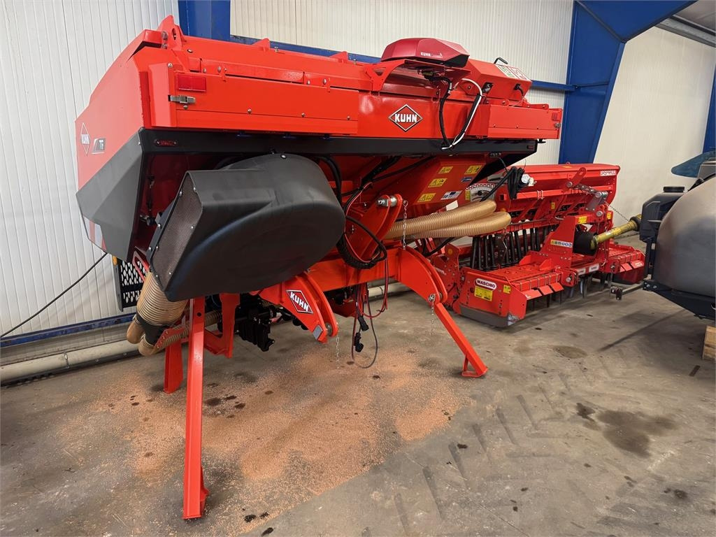 Kuhn TF 2300 C ISOBUS - Serbatoio: foto 1 Kuhn TF 2300 C ISOBUS - Serbatoio: foto 1