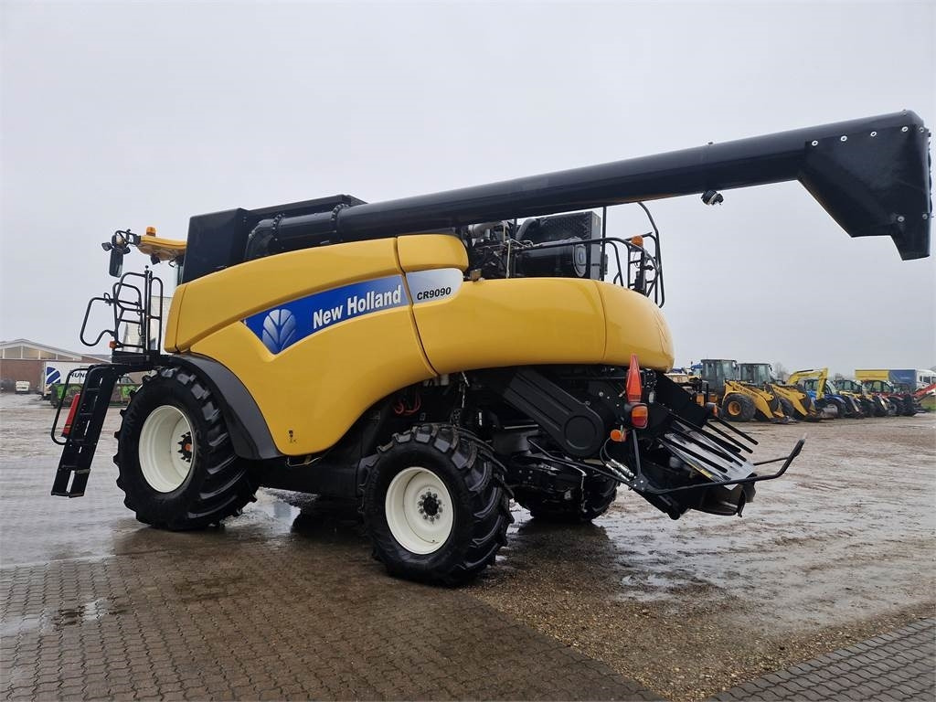 New Holland CR9090 SLH - Mietitrebbia: foto 2 New Holland CR9090 SLH - Mietitrebbia: foto 2