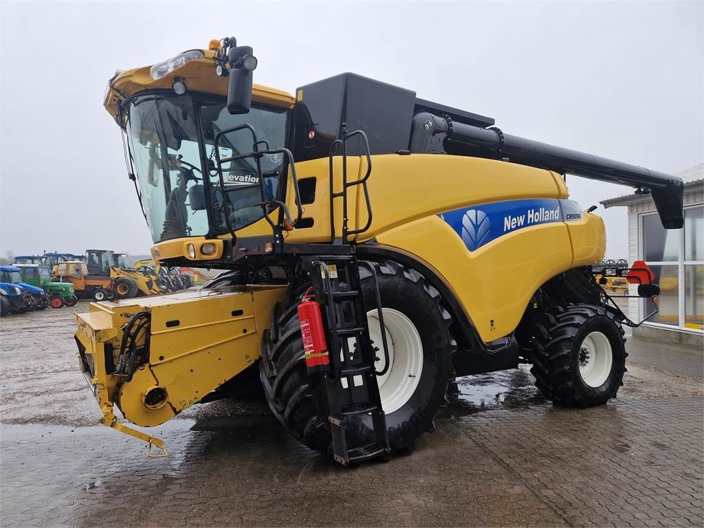 New Holland CR9090 SLH - Mietitrebbia: foto 3 New Holland CR9090 SLH - Mietitrebbia: foto 3