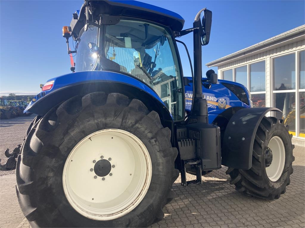 New Holland T7.225 AC MY 18 - Trattore: foto 2 New Holland T7.225 AC MY 18 - Trattore: foto 2