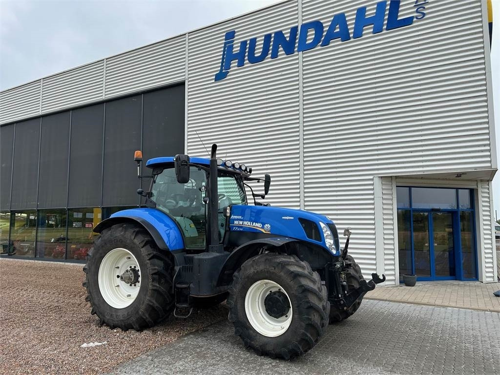 New Holland T7.270AC KEY - Trattore: foto 1 New Holland T7.270AC KEY - Trattore: foto 1
