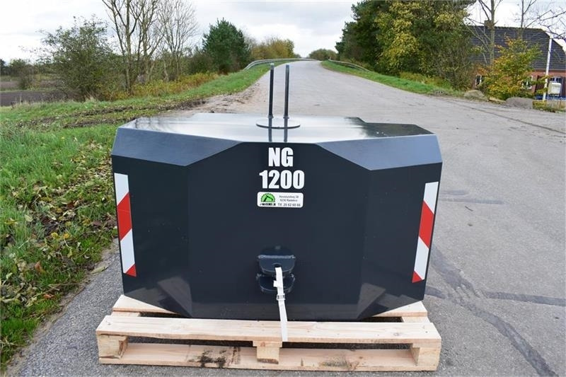- - - 1200 kilo J-Maskiner - Contrappeso per Macchina agricola: foto 1 - - - 1200 kilo J-Maskiner - Contrappeso per Macchina agricola: foto 1