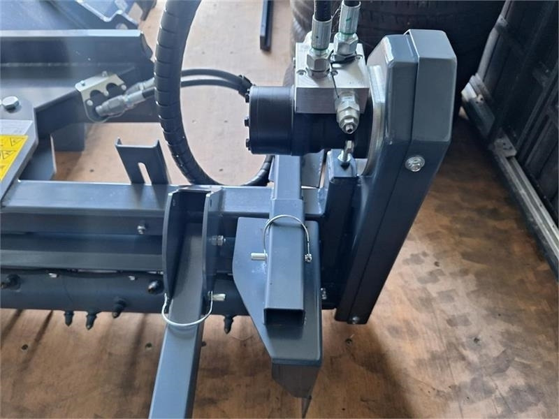 Multione Powerrake - Attrezzatura per Macchina da cantiere: foto 4 Multione Powerrake - Attrezzatura per Macchina da cantiere: foto 4